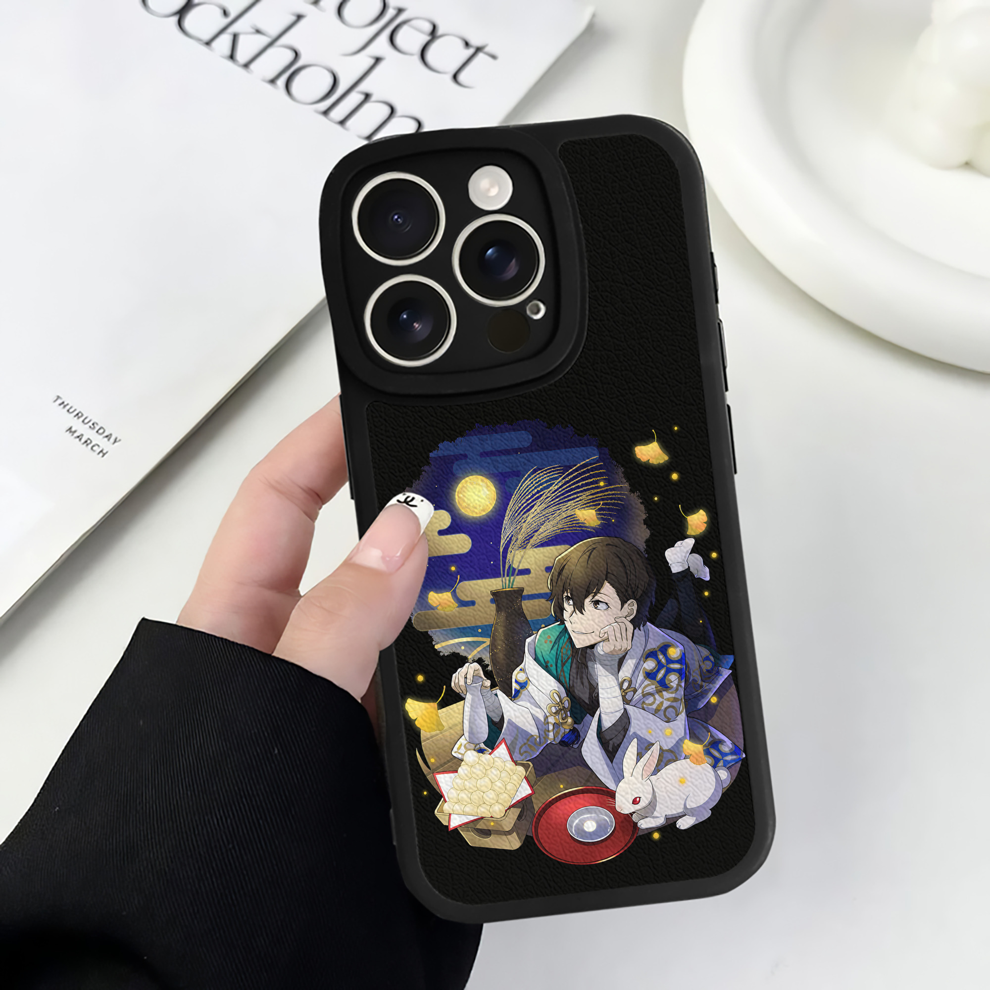 （画像用） 文豪ストレイドッグス Bungo Stray Dogs 【iPhone 16シリーズ対応】シリコンスマホケース（レザー調） 材質：シリコン
